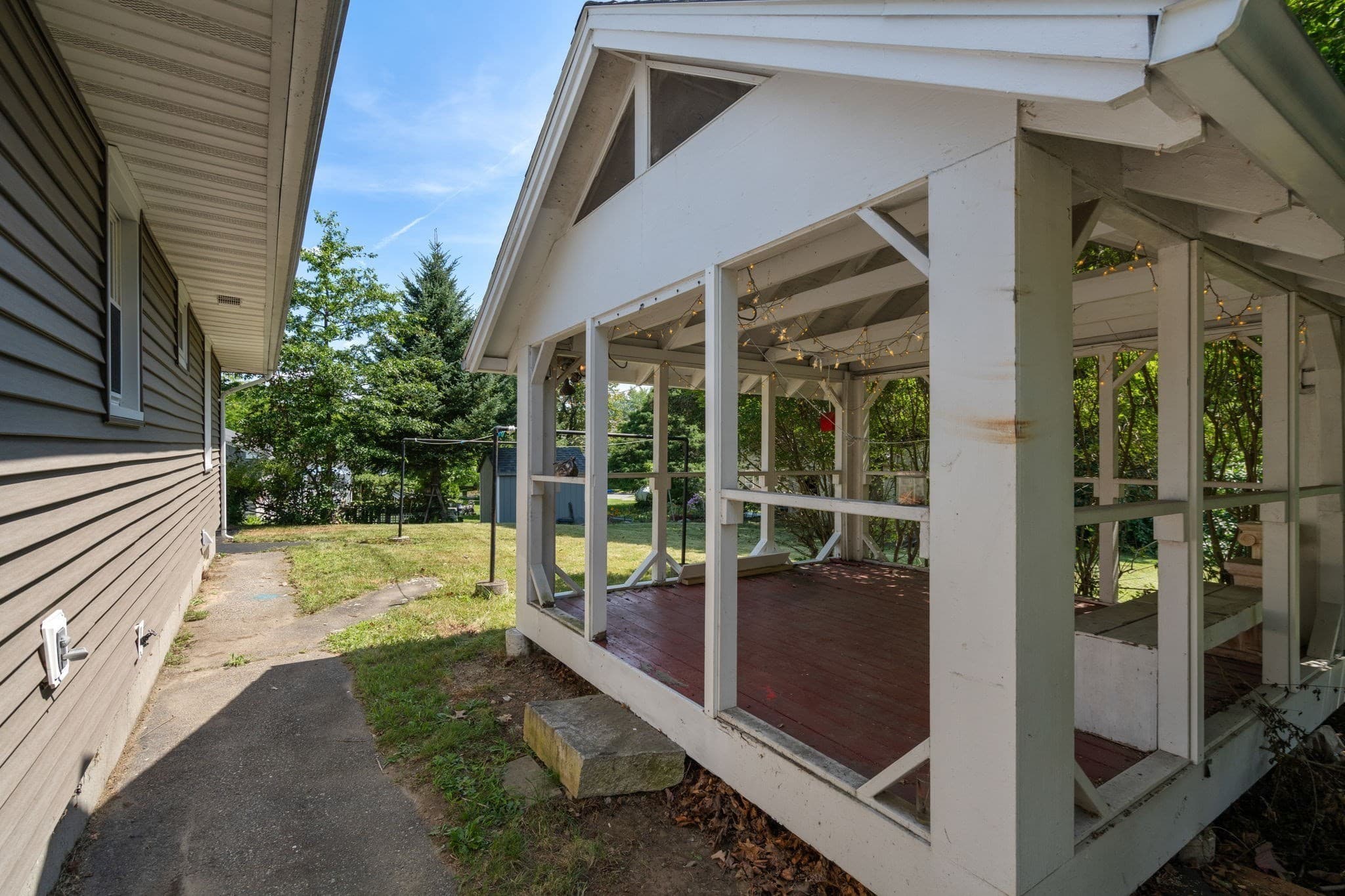 Single Family Residence at 128 Clark St, Worcester MA 01606, Worcester, photo 24 of 34