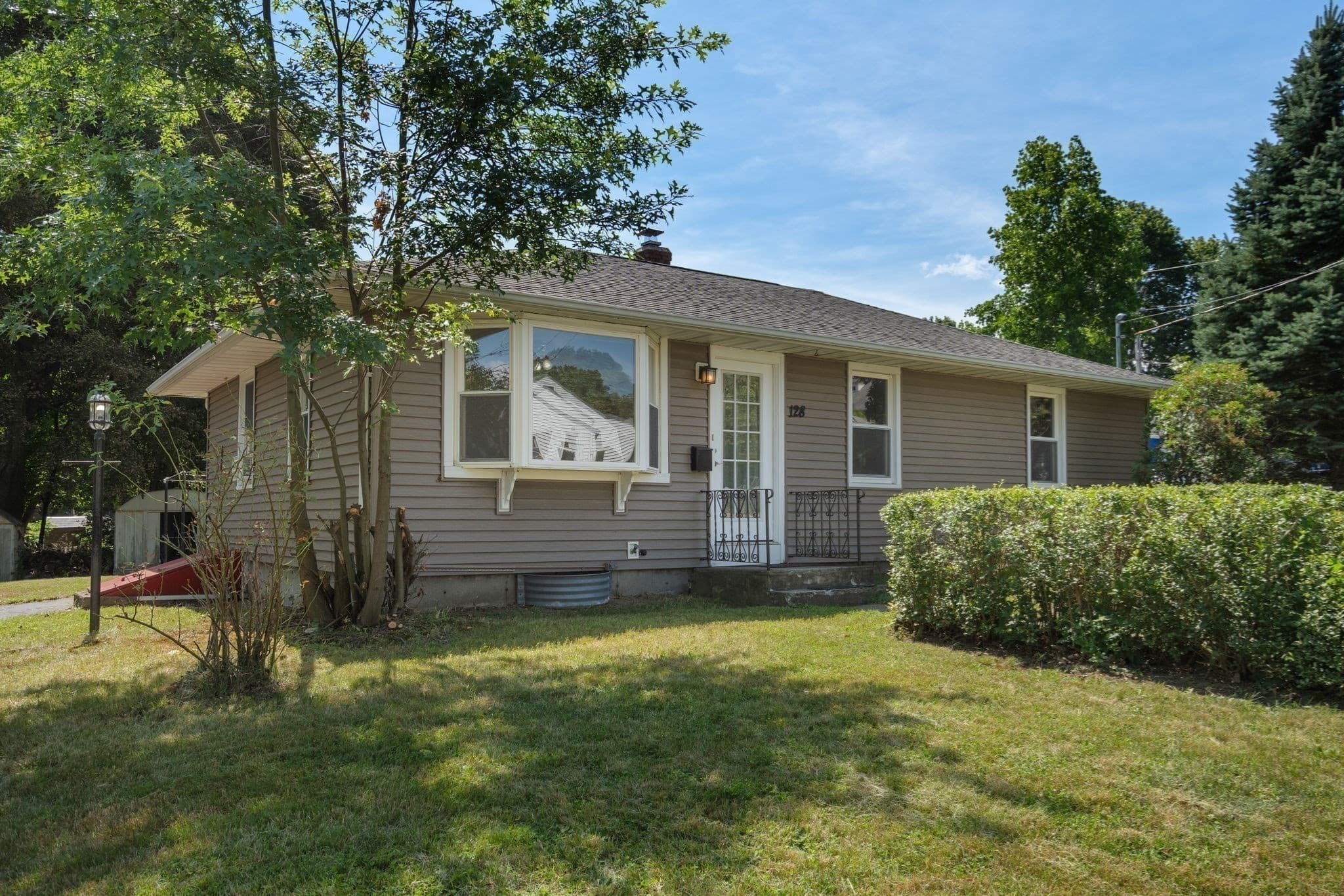 Single Family Residence at 128 Clark St, Worcester MA 01606, Worcester, photo 18 of 34