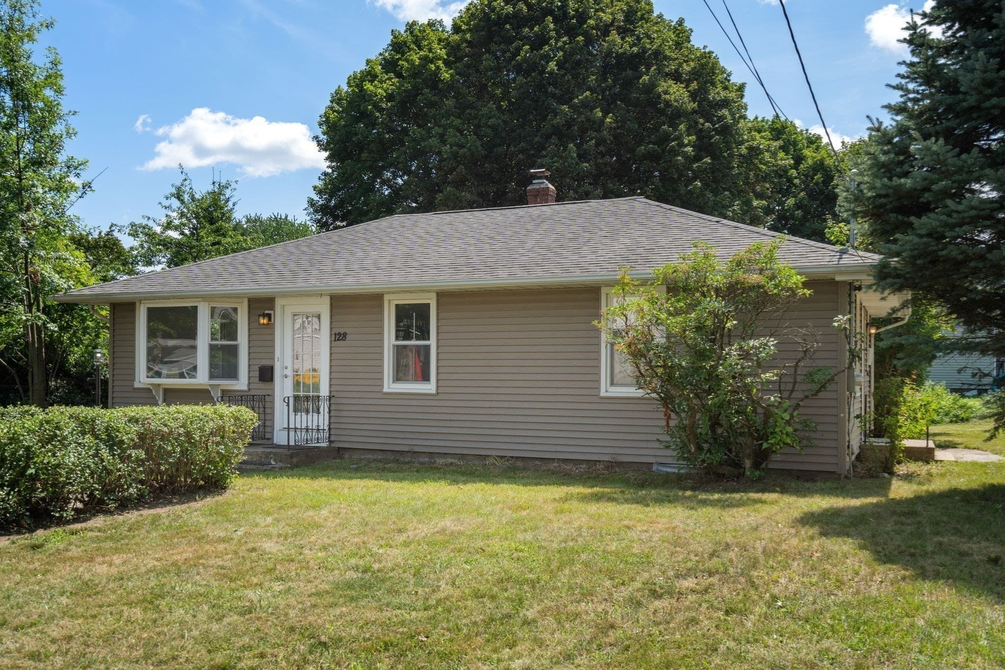 Single Family Residence at 128 Clark St, Worcester MA 01606, Worcester, photo 21 of 34