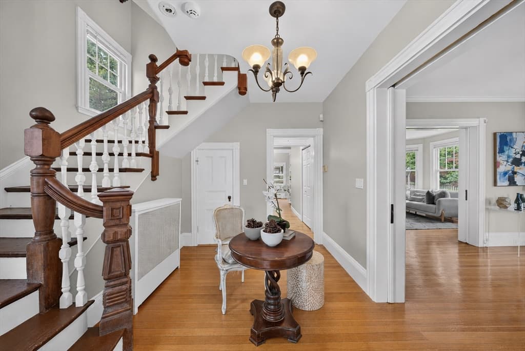 41 Maple St, Stoneham MA 02180 photo 4