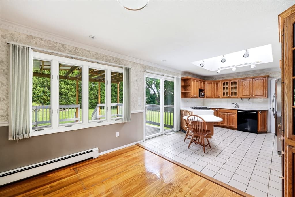 277 Brainerd St, South Hadley MA 01075 photo 7