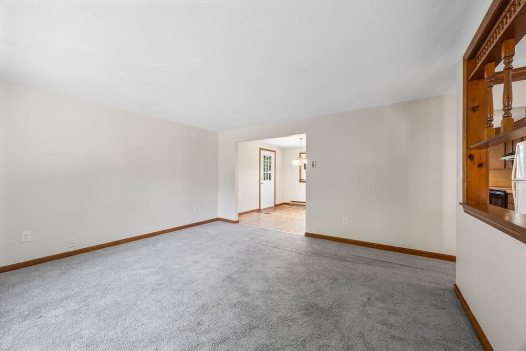 80 Kilby St, Woburn MA 01801 photo 5
