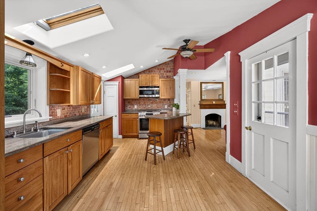 Single Family Residence at 658 Main St, Harwich MA 02645, Harwich, photo 4 of 42