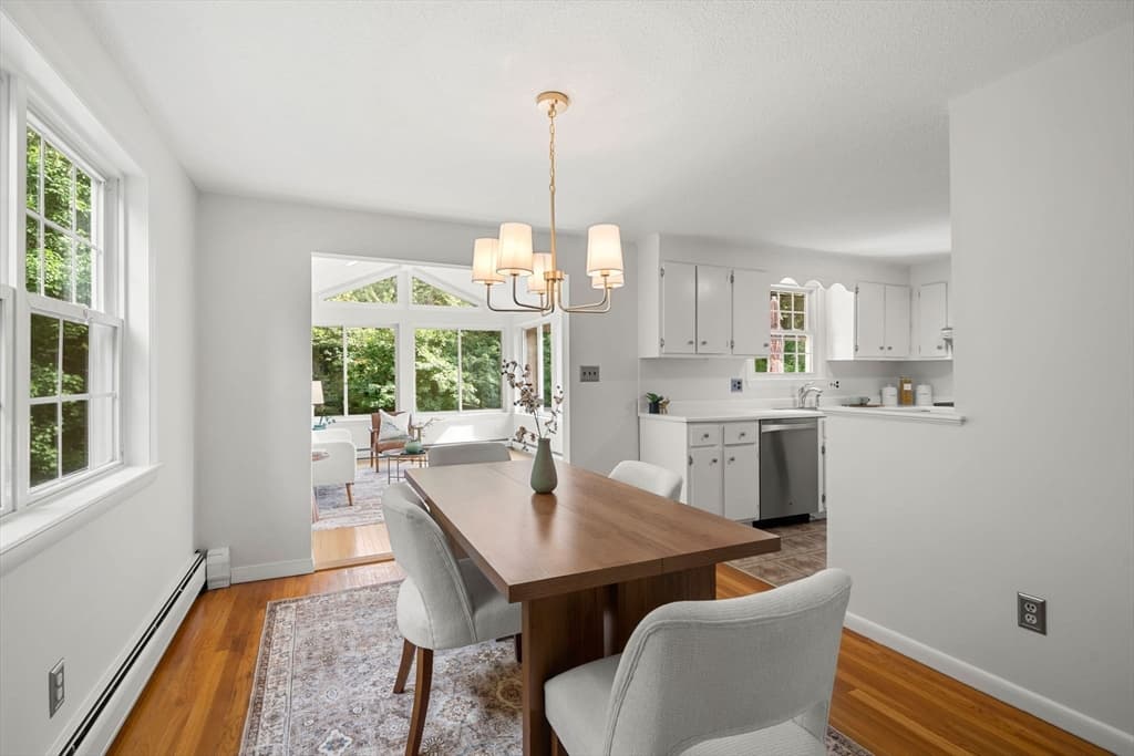 21 Freeport Dr, Burlington MA 01803 photo 9