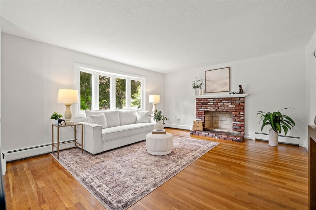 21 Freeport Dr, Burlington MA 01803 photo 4