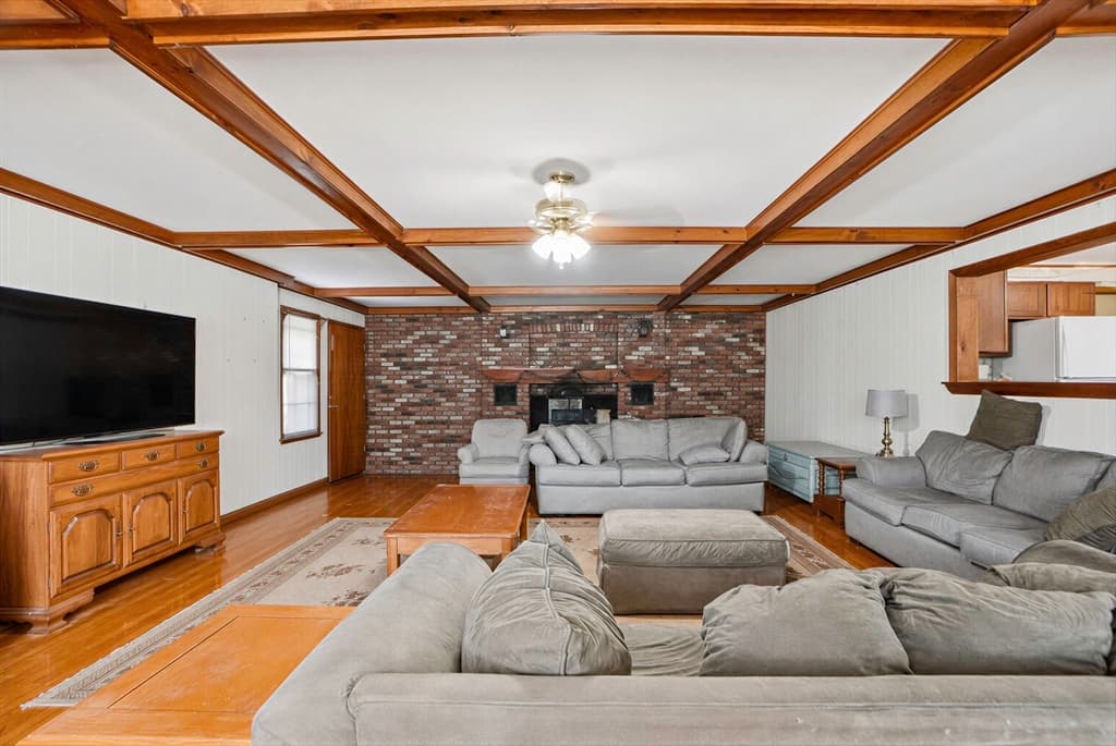 90 Glenview, Upton MA 01568 photo 6
