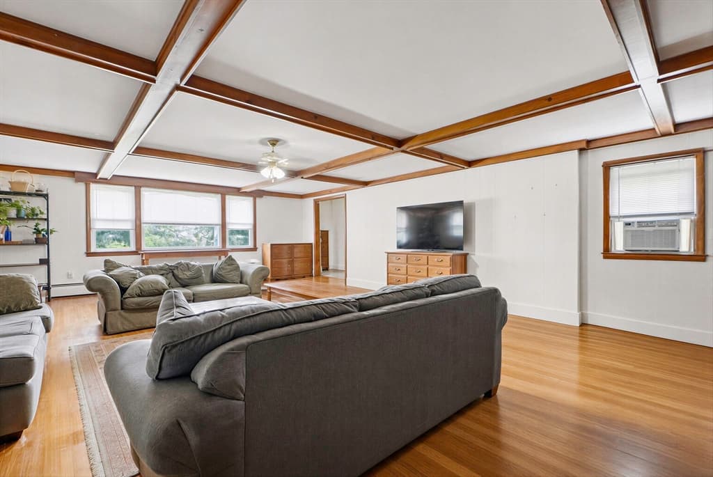 90 Glenview, Upton MA 01568 photo 7