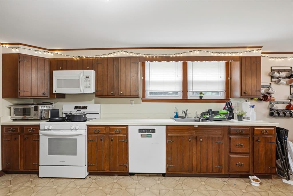 90 Glenview, Upton MA 01568 photo 9