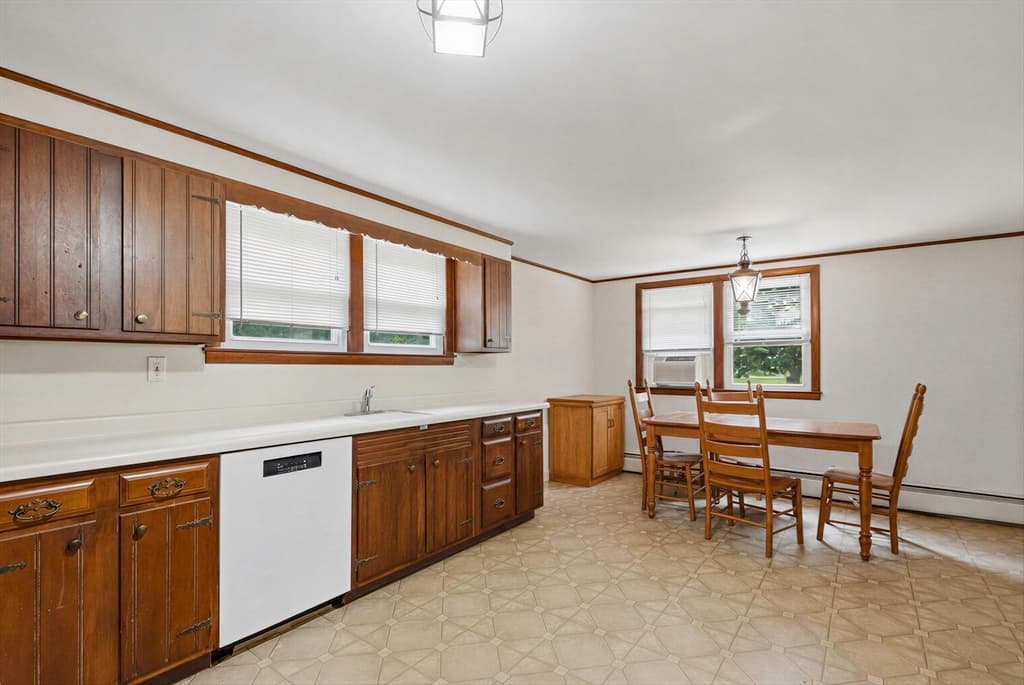 90 Glenview, Upton MA 01568 photo 10