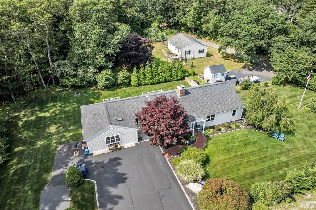 770 County Rd, Bourne MA 02559