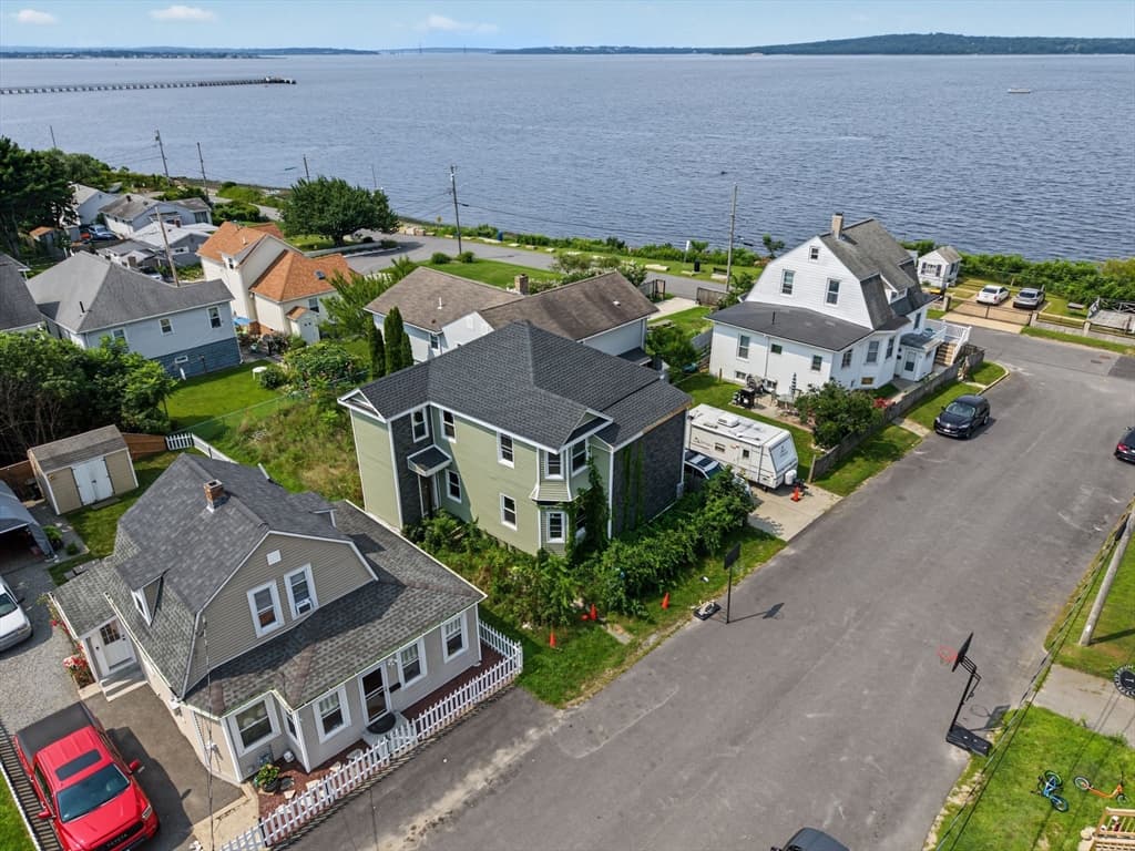 23 Bryan St, Fall River MA 02724