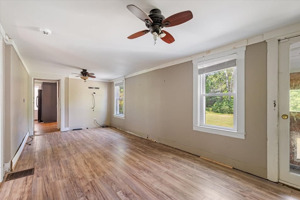 Single Family Residence at 21 Munroe St, Winchendon MA 01475, Winchendon, photo 12 of 29