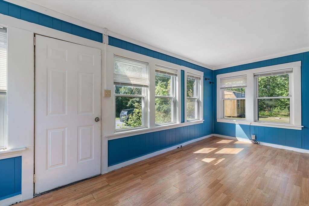 Single Family Residence at 21 Munroe St, Winchendon MA 01475, Winchendon, photo 5 of 29
