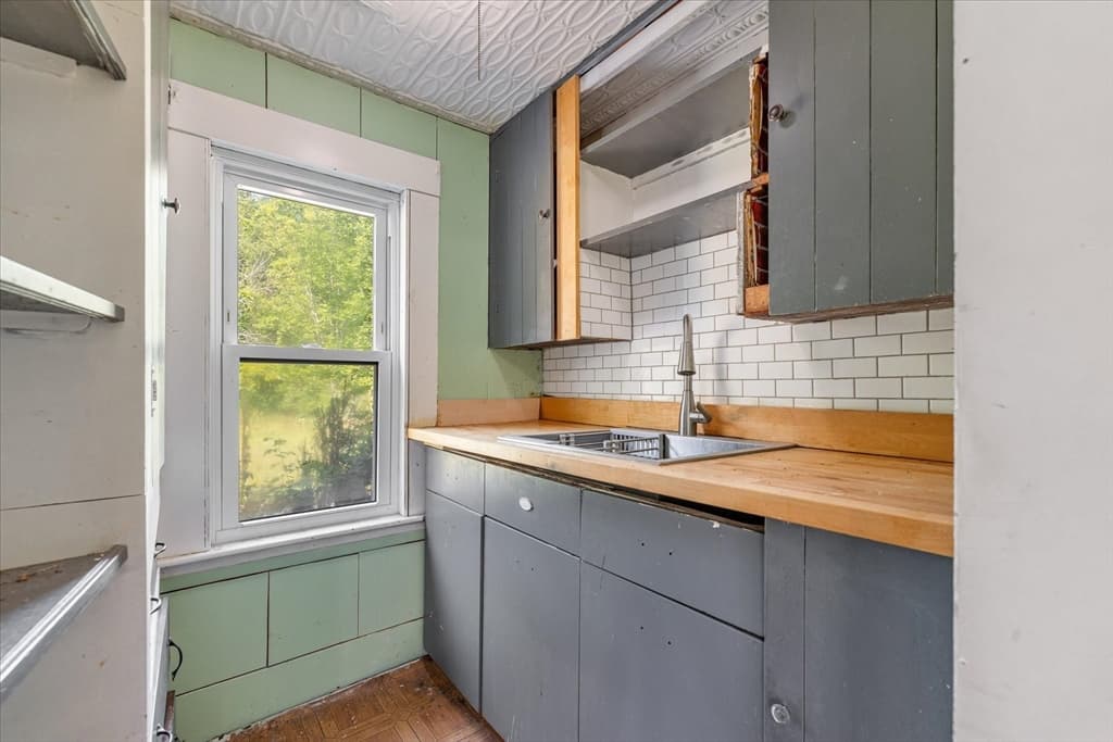 Single Family Residence at 21 Munroe St, Winchendon MA 01475, Winchendon, photo 10 of 29