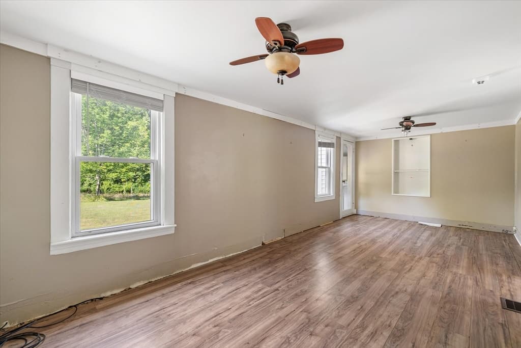 Single Family Residence at 21 Munroe St, Winchendon MA 01475, Winchendon, photo 11 of 29
