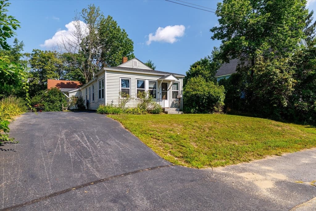 Single Family Residence at 21 Munroe St, Winchendon MA 01475, Winchendon, photo 4 of 29