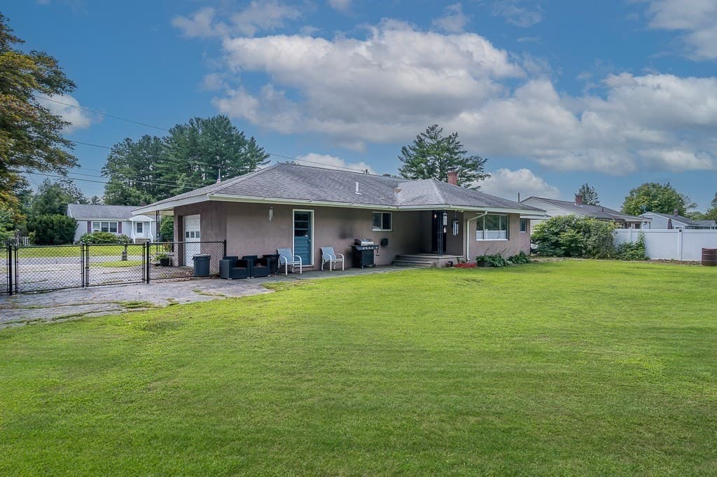 12 Elaine St, Webster MA 01570 photo 2