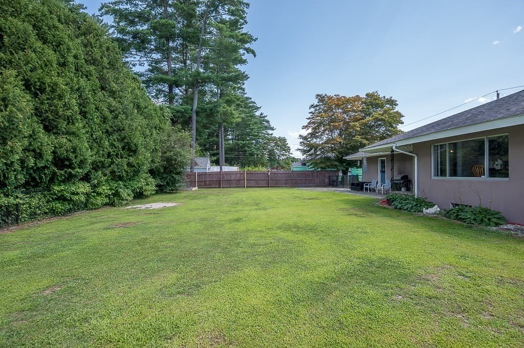 12 Elaine St, Webster MA 01570 photo 3