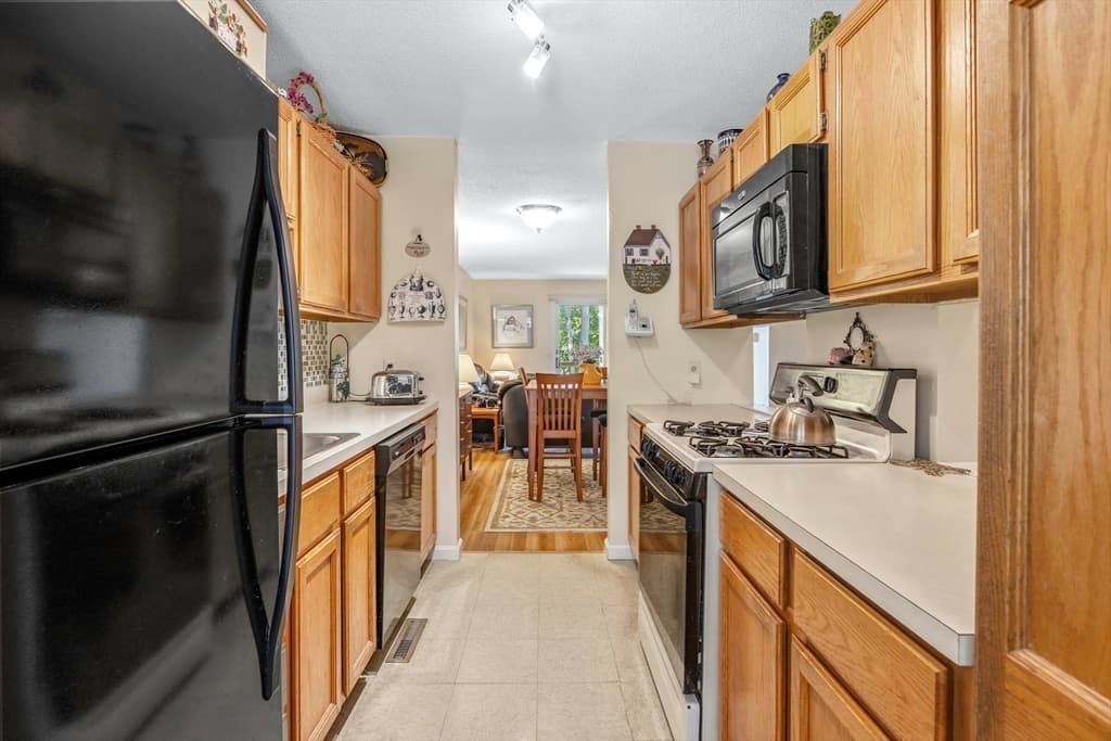 61 Abbey Memorial Dr # 108, Chicopee MA 01020 photo 12
