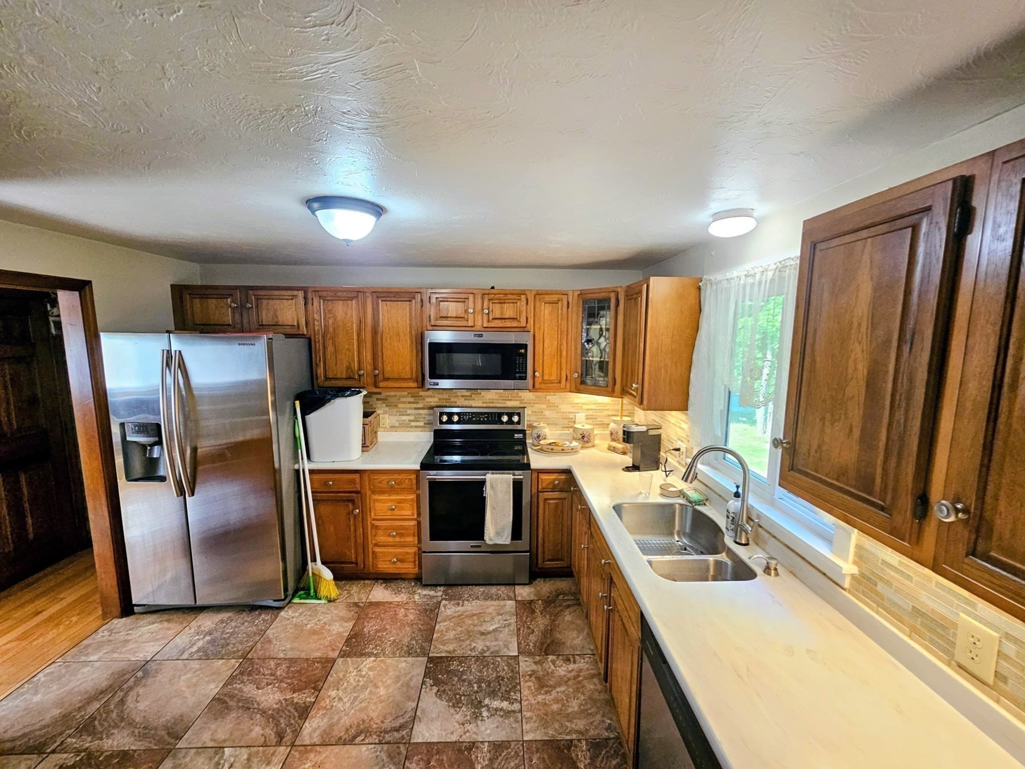 Single Family Residence at 4 Sycamore Dr, Rutland MA 01543, Rutland, photo 12 of 27