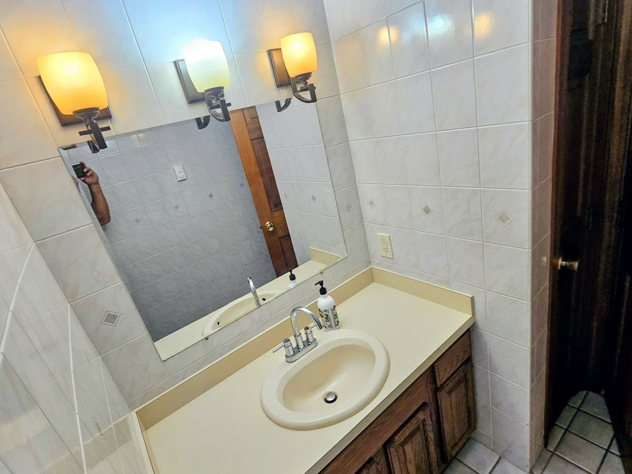 Single Family Residence at 4 Sycamore Dr, Rutland MA 01543, Rutland, photo 15 of 27