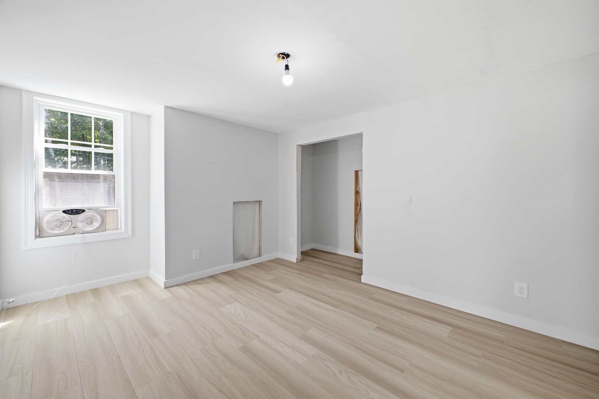 Single Family Residence at 24 Laurelwood Dr, Webster MA 01570, Webster, photo 37 of 42