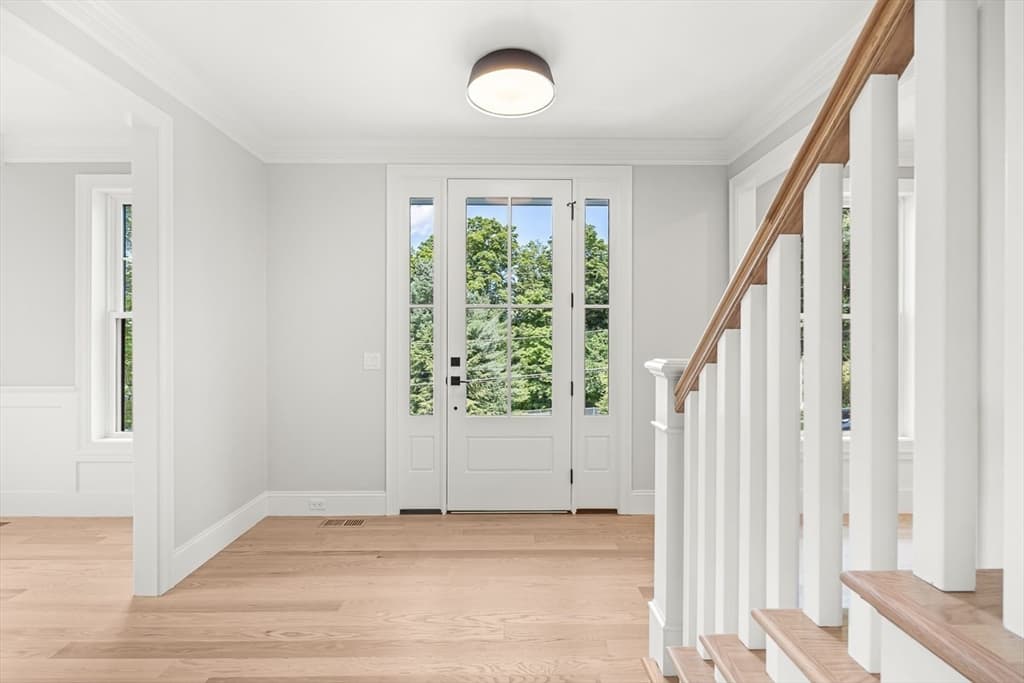 23 Wareland Rd, Wellesley MA 02481 photo 2