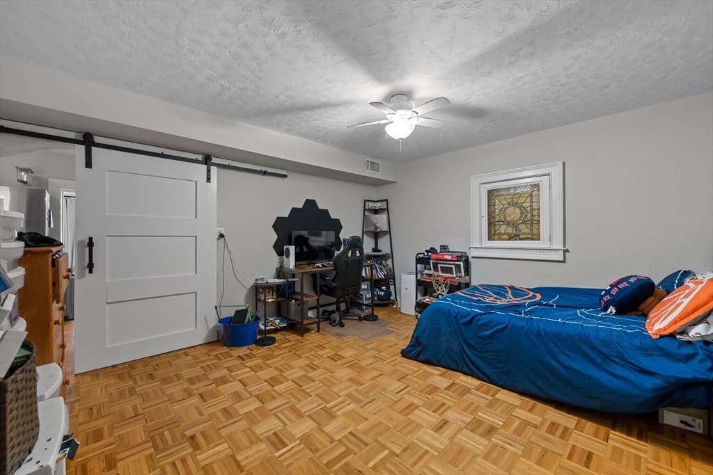 36 Elm St # B, Worcester MA 01609 photo 17