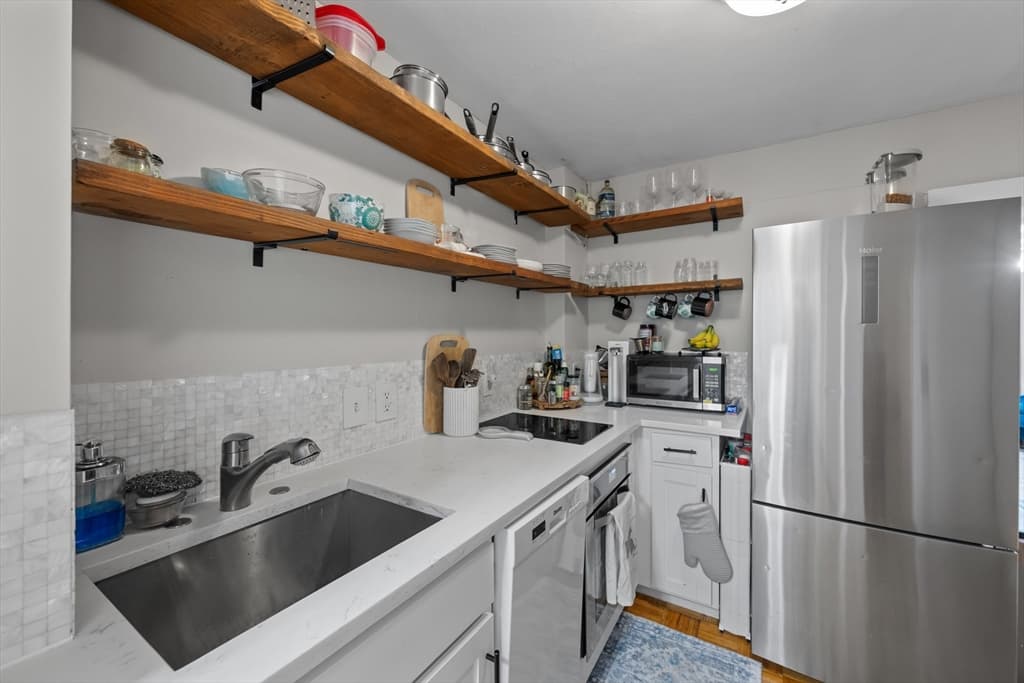 36 Elm St # B, Worcester MA 01609 photo 9