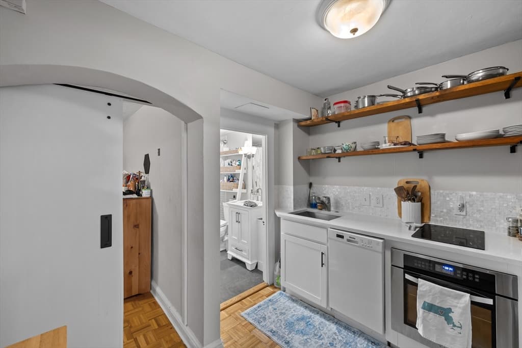36 Elm St # B, Worcester MA 01609 photo 10