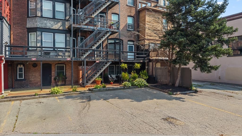 36 Elm St # B, Worcester MA 01609 photo 29