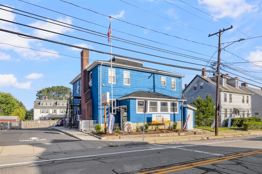 681 Providence St, West Warwick RI 02893 photo 8