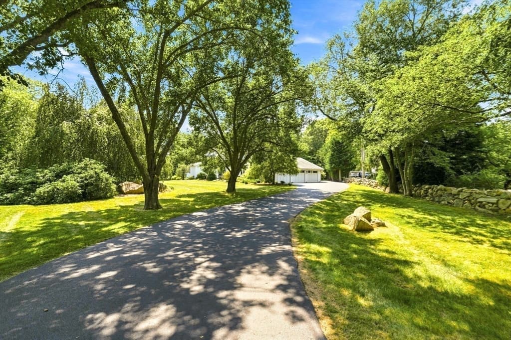 8 W Rockland Farm, Dartmouth MA 02748 photo 2