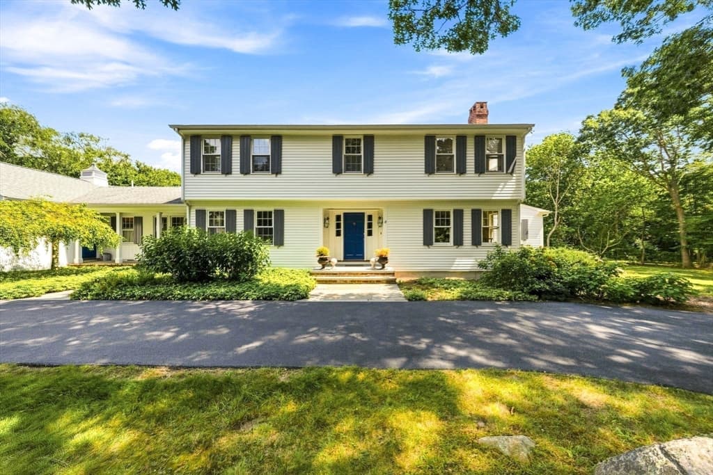 8 W Rockland Farm, Dartmouth MA 02748