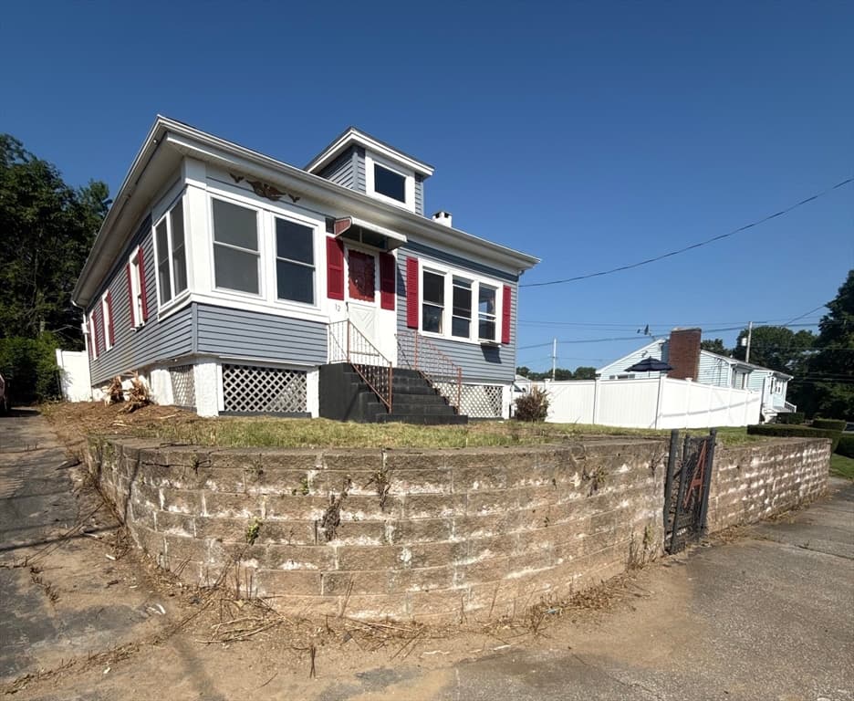 12 Roosevelt Ave, North Attleboro MA 02760