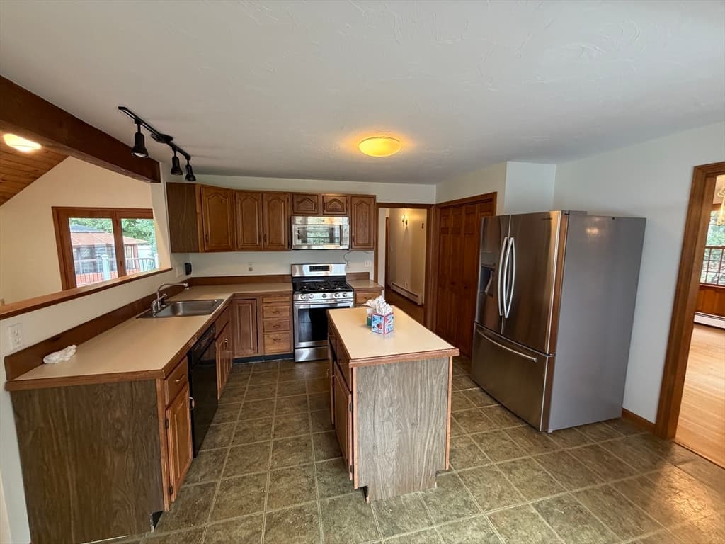 69 White Pond Rd, Hudson MA 01749 photo 11