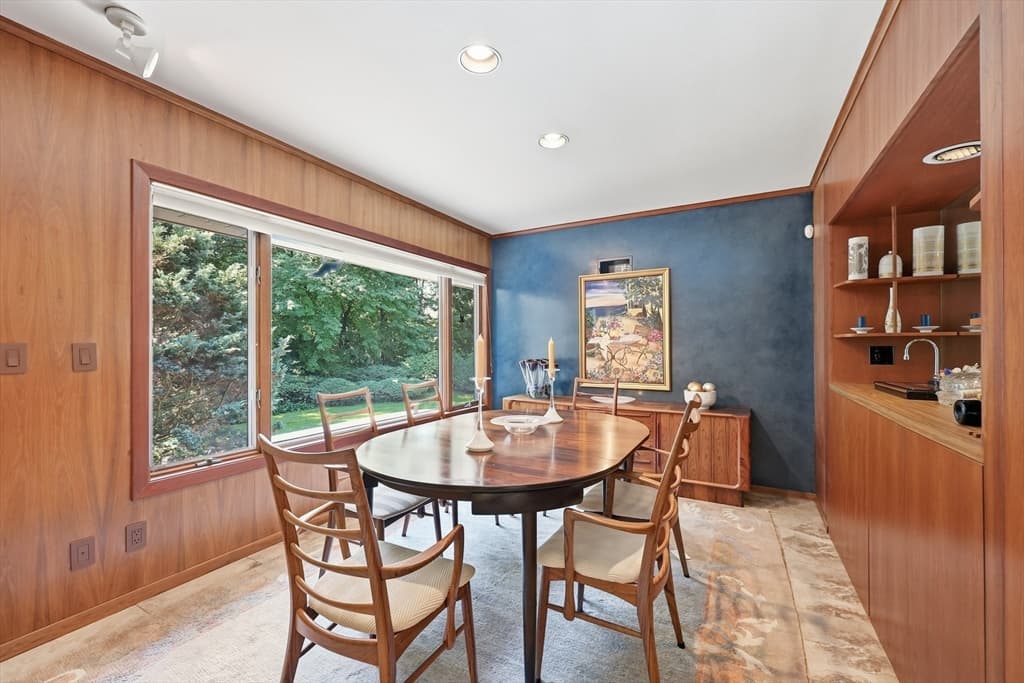 200 Crestview Circle, Longmeadow MA 01106 photo 5