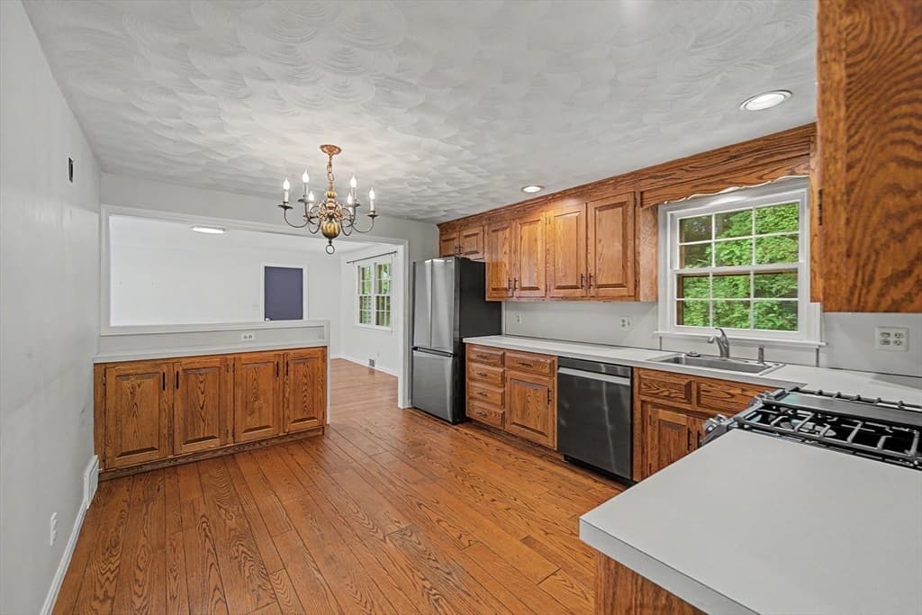 10 Raymond Dr, Wilbraham MA 01095 photo 7