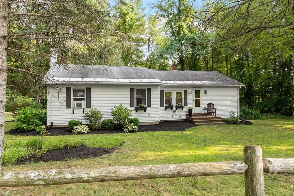 163 Beal St, Lunenburg MA 01462 photo 3