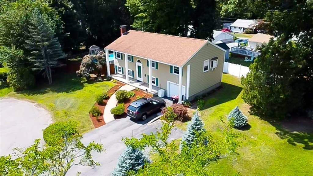 29 Rockland Cir, Brockton MA 02301