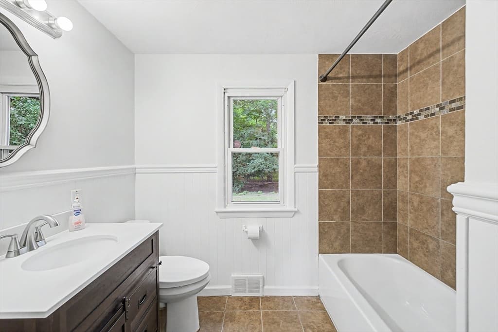 9 Moss Rd, Springfield MA 01119 photo 18