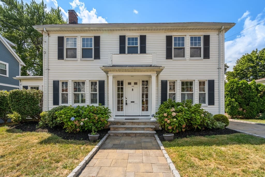 122 Lincoln Rd, Medford MA 02155