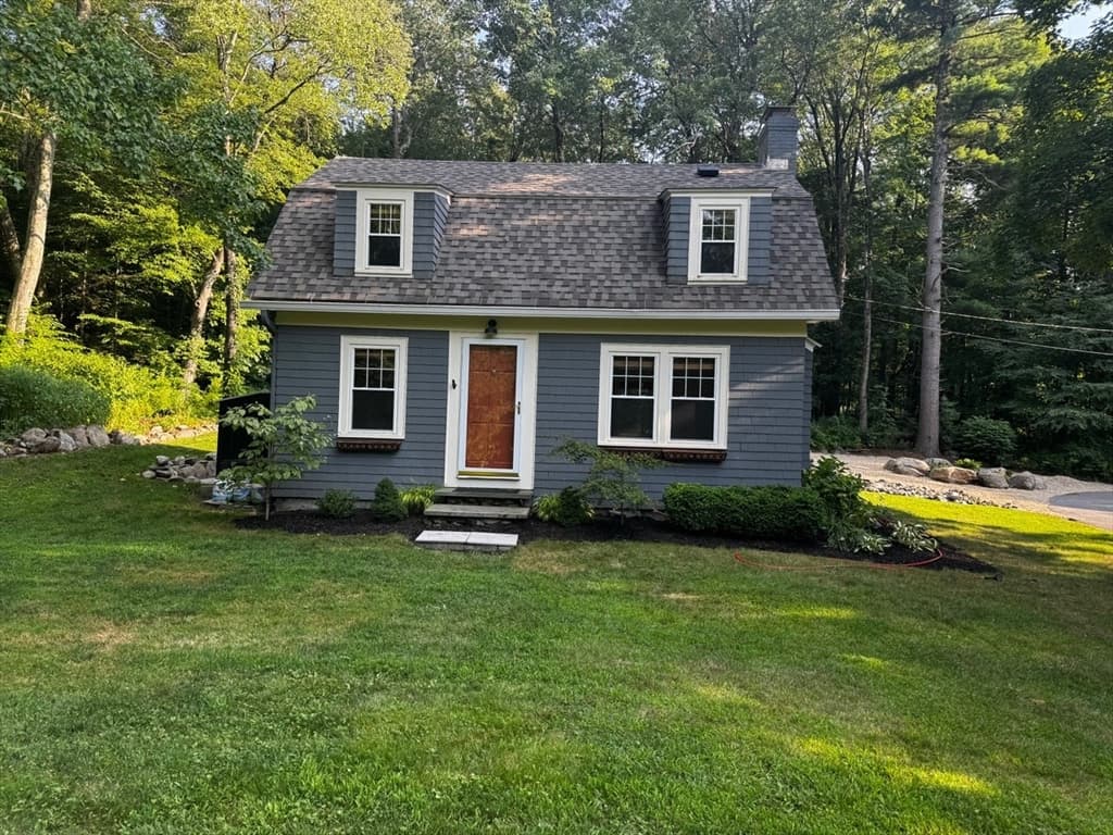 15 Bolton Rd, Harvard MA 01451
