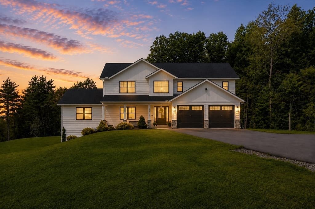 370 Flat Hill Rd, Lunenburg MA 01462