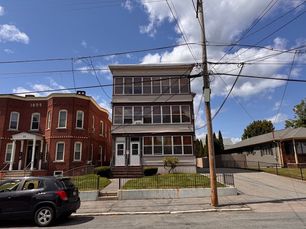 102 Fourth Ave, Lowell MA 01854 photo 2