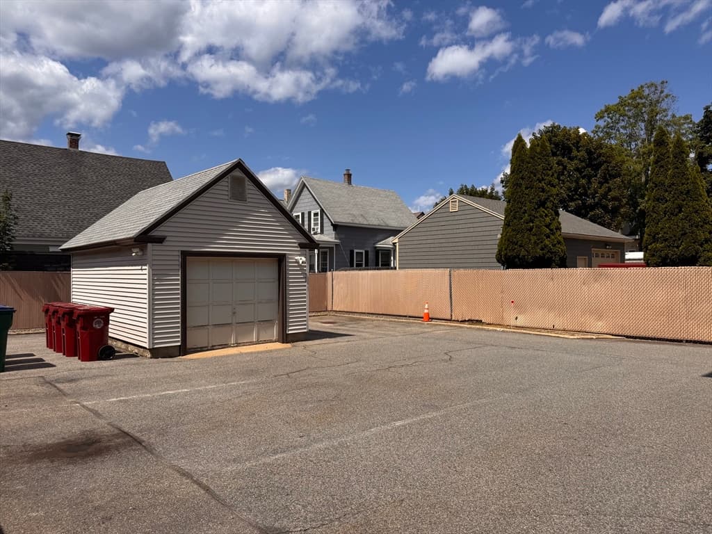 102 Fourth Ave, Lowell MA 01854 photo 6