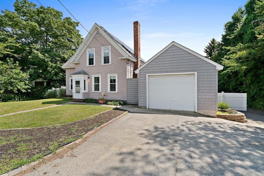 131 Pleasant Valley St, Methuen MA 01844