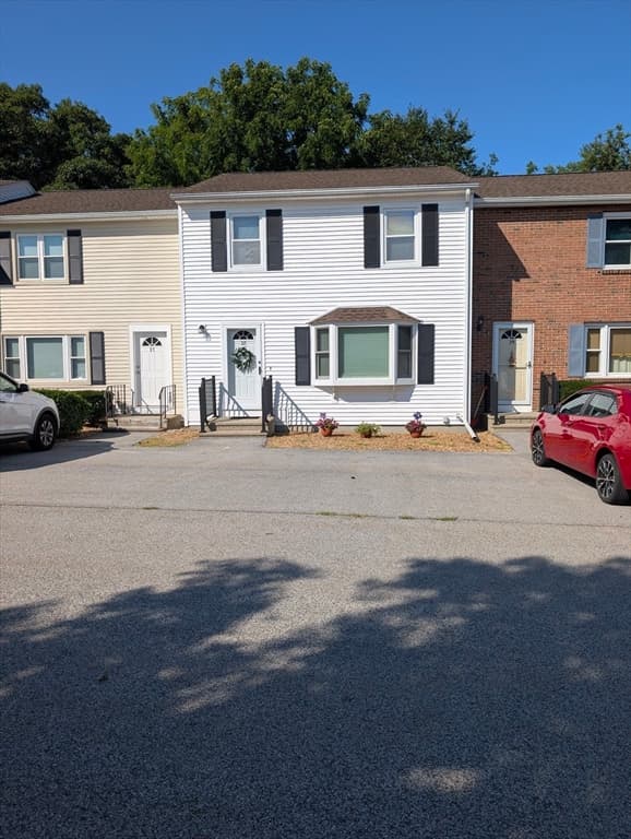28 Highcrest Park # 28, Webster MA 01570
