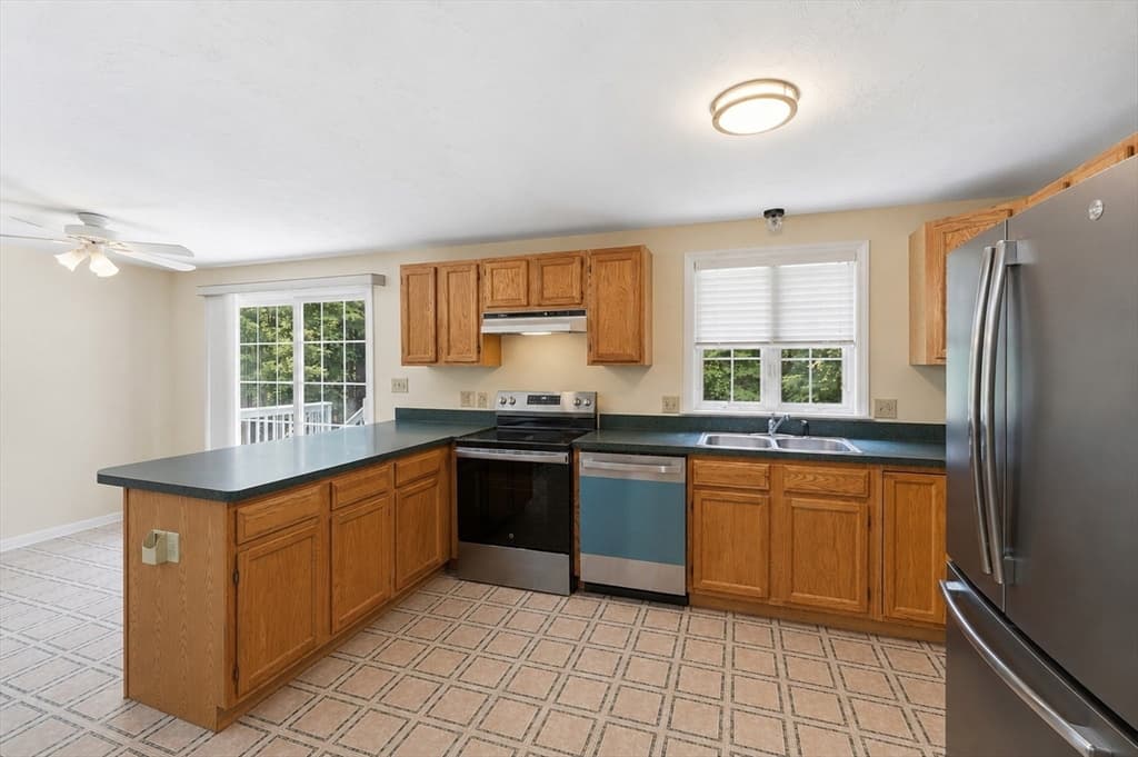 6 Conservation Drive, Douglas MA 01516 photo 5
