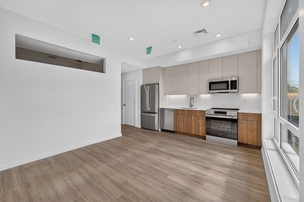 13 Warwick St # 303, Somerville MA 02144 photo 7